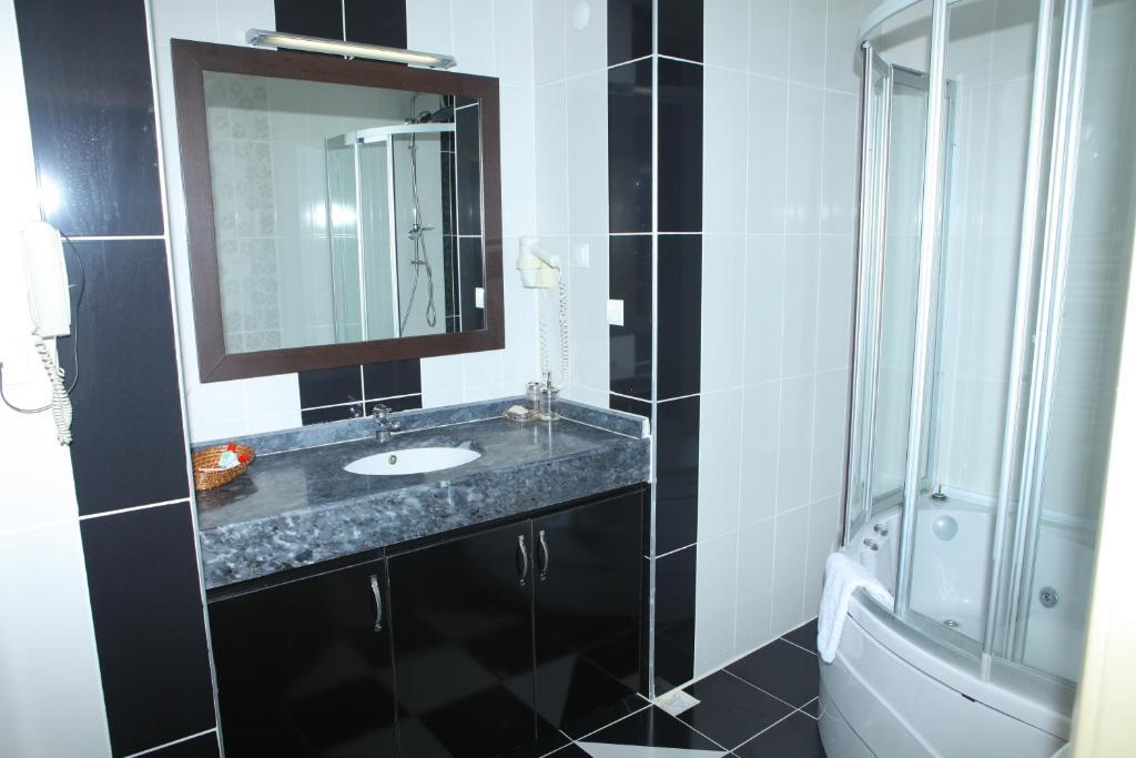 Cihan Hotel Хопа Экстерьер фото